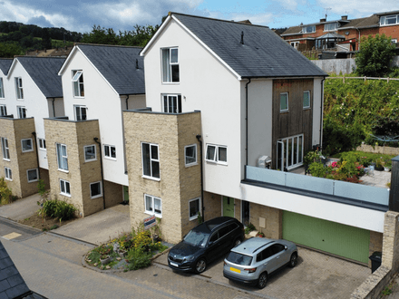 2,400 Sq.Ft Five Bedroom, Four Bathroom Link- Detached Town House Laid Out Over Four Floors
