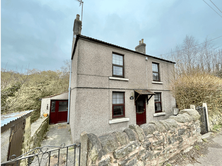 ONLINE TRADITIONAL AUCTION- A 19TH CENTURY THREE DOUBLE BEDROOM, THREE RECEPTION ROOM DETACHED HOUSE SAT IN GROUNDS APPROACHING QUARTER OF AN ACRE